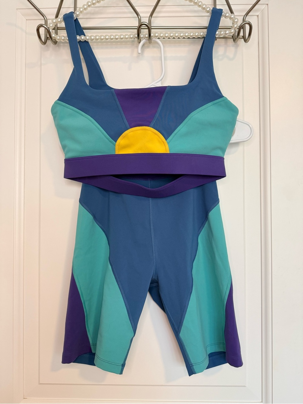 L Space Active Sunburst Set Size Large Pilates Yoga Matching Set shorts and bra